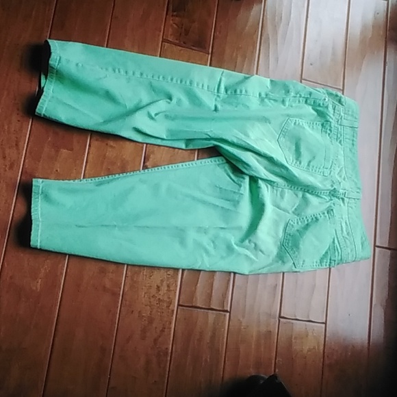 Light green !.L.Bean green crop jeans - Picture 2 of 3